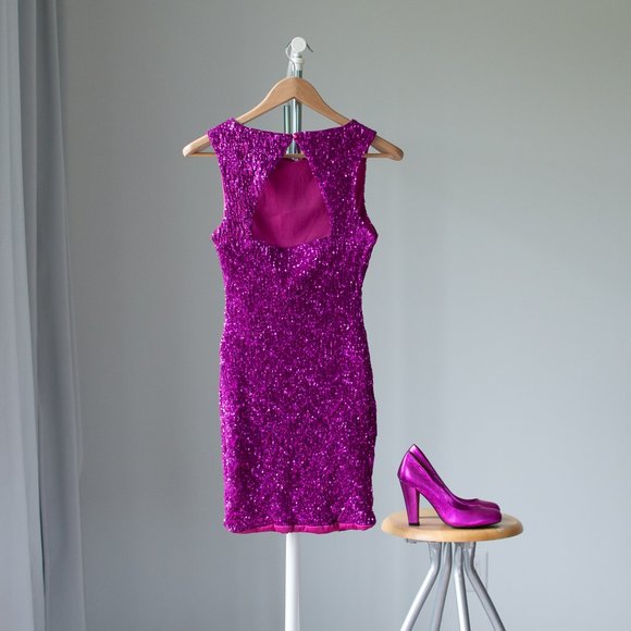Pink sequin bodycon dress - Picture 5 of 11